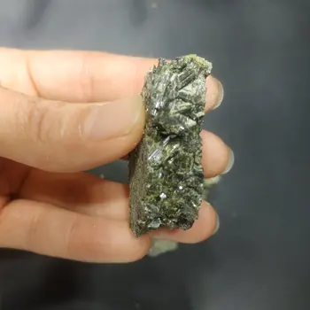 3 pics Naravni zeleni turmalin vzorcu zdravilni kamen turmalin rezina