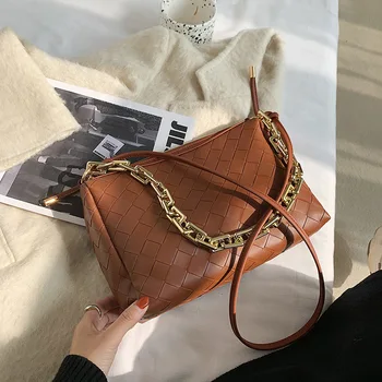 Torba ženske 2021 nov modni nišo design jesen in zimo, velika zmogljivost torbici navzkrižno roko enotni ramenski pazduho verige vrečko